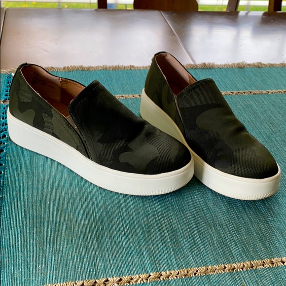 Steve Madden Shoes - Steve Madden Zayna Camo Shoes / Sneaker